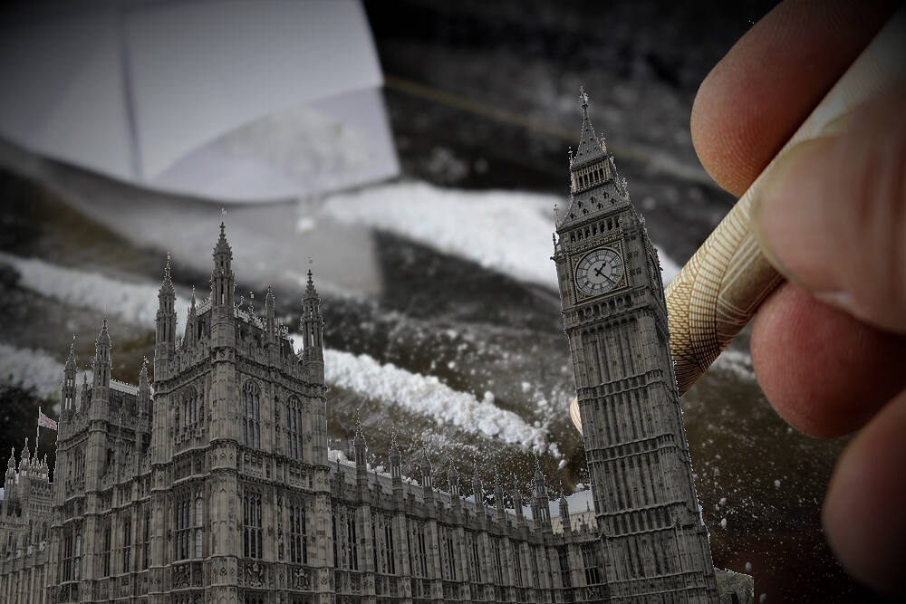 Hand holding cocaine line next to miniature Big Ben and Houses of Parliament, symbolizing drug issues in London